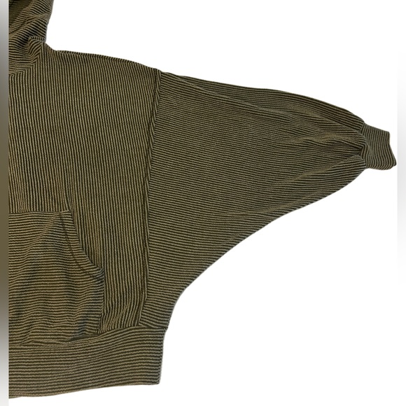 $3/25 Pink Lily Green Ribbed Oversized Hoodie - Picture 4 of 9